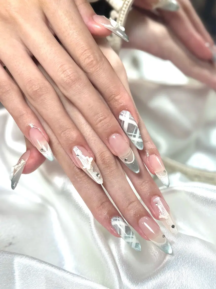 ネイル ハンドネイル ルシイ🎀新宿長さ 出しパーツ専門店のネイルデザイン