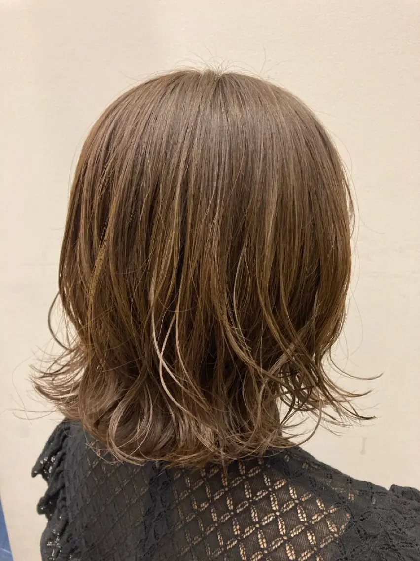 ミディアム 宇野 遥香のヘアスタイル