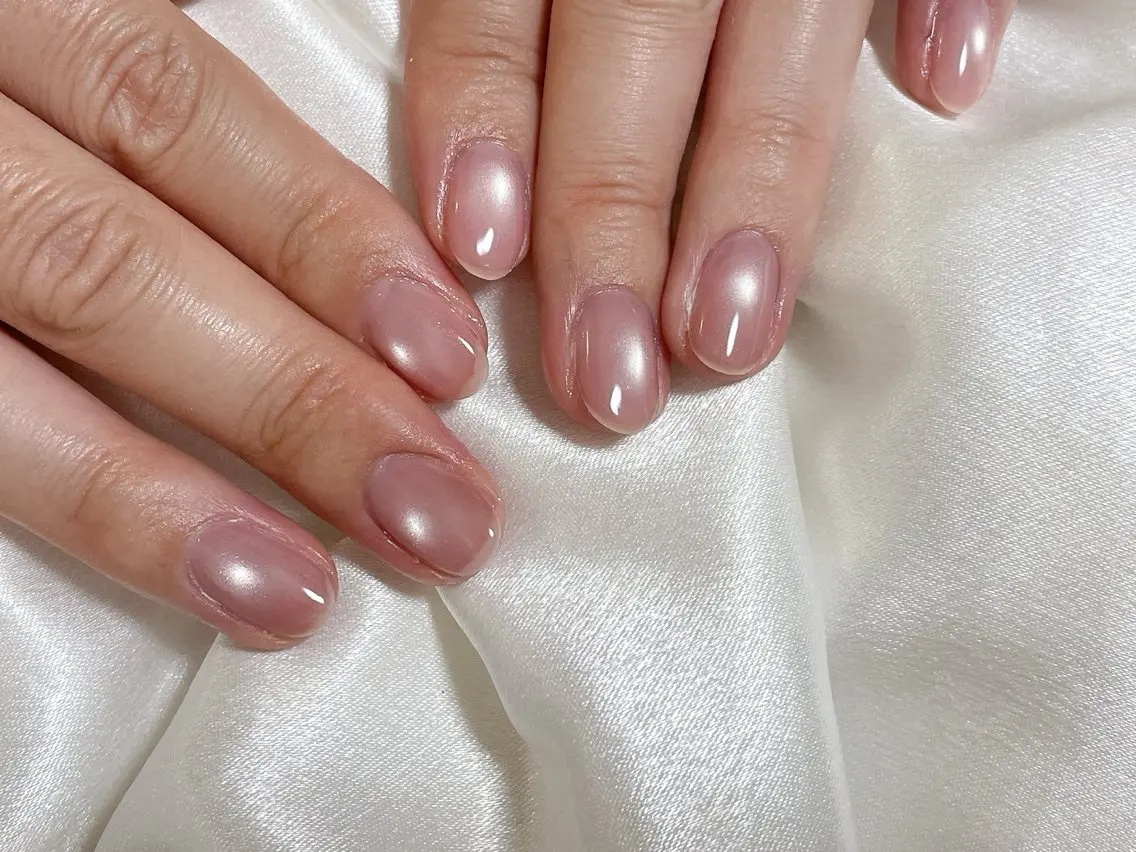 ネイル オーロラネイル フットネイル フレンチネイル ジェルネイル マグネットネイル ハンドネイル mogunail &blowのネイルデザイン