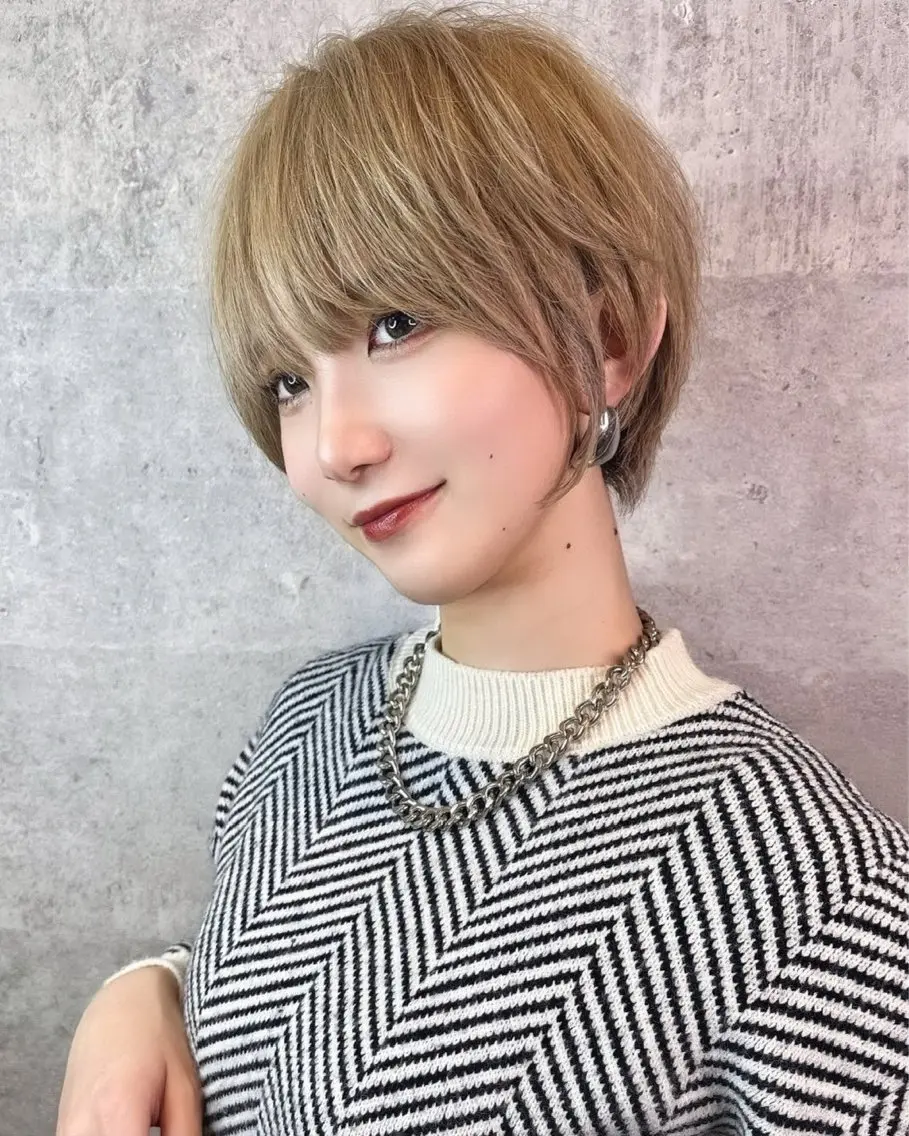 ショート カット ヘアカラー トリートメント RAISE by_WHITEのヘアスタイル