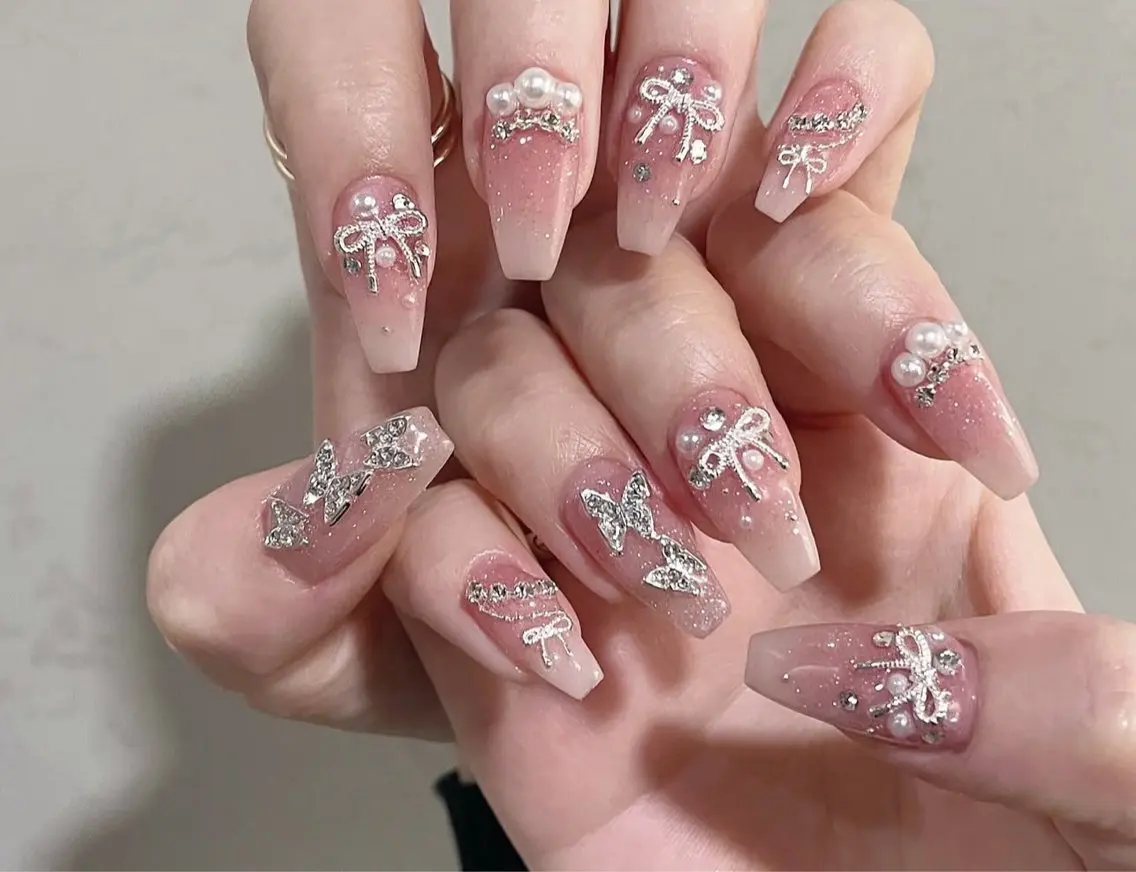 ネイル フレンチネイル ジェルネイル ガラスフレンチ ハロウィン ハート ハンドネイル H.baby Nail Salonのネイルデザイン
