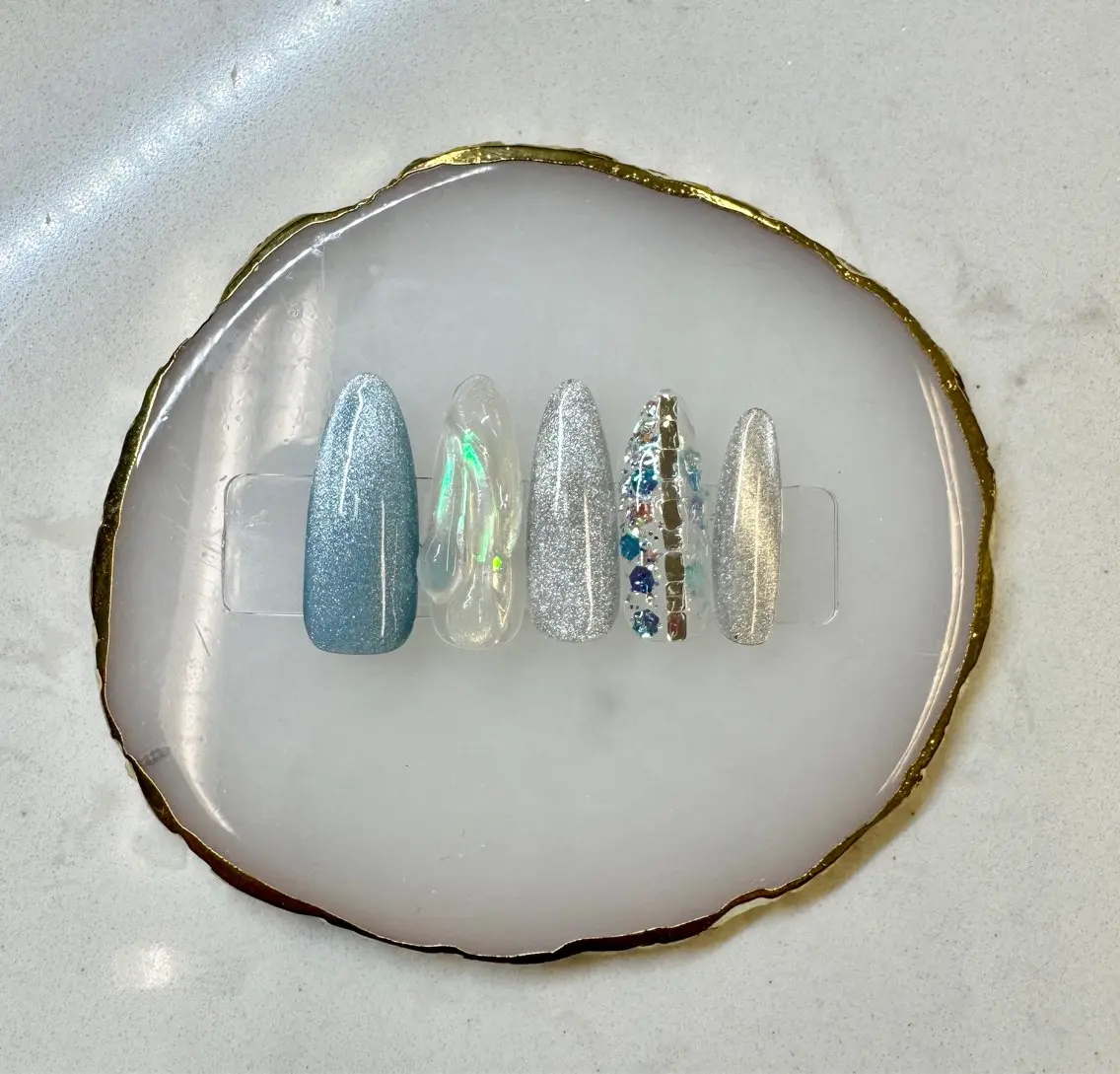 ネイル フレンチネイル ガラスフレンチ グラデーション 韓国ネイル マグネットネイル Queeens nailのネイルデザイン