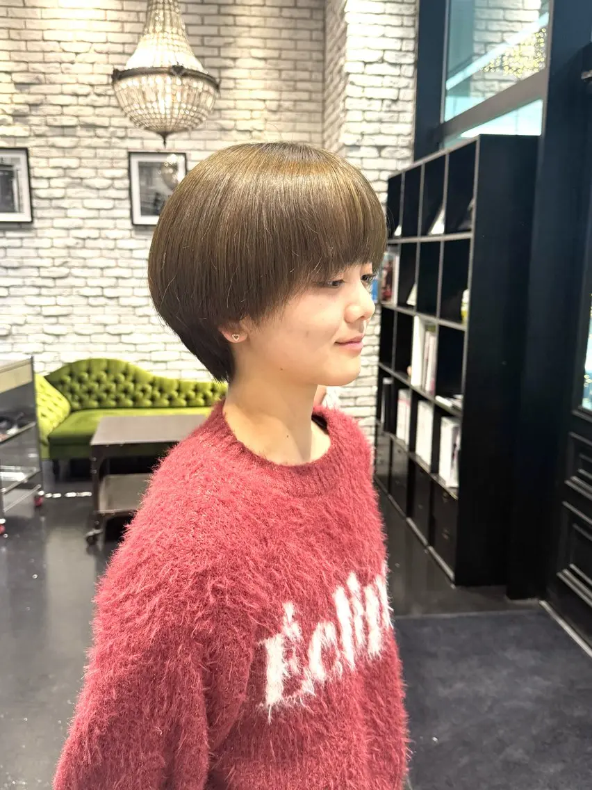 ショート カラー 透明感カラー オリーブカラー 川﨑 真優花のヘアスタイル