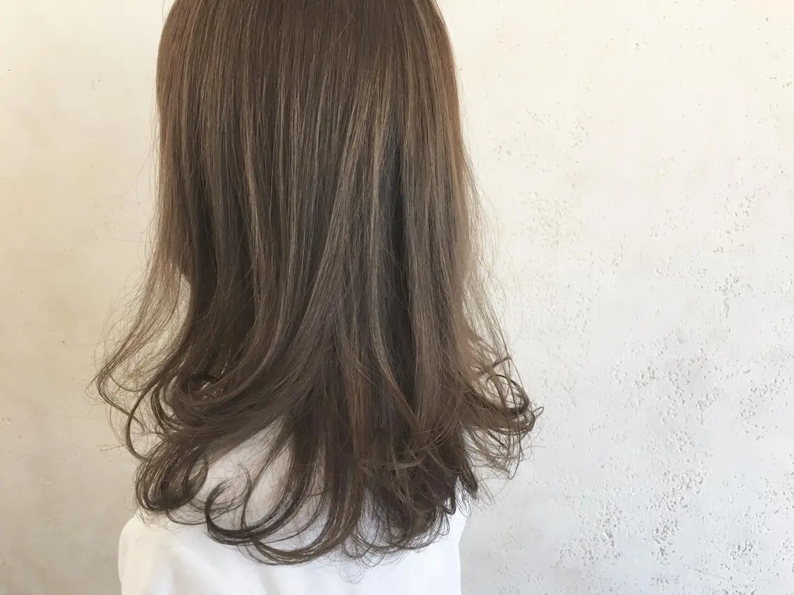 セミロング カラー アッシュ ベージュカラー ハイライトカラー ハイライト ヘアカラー トリートメント Saori / ボブ /顔周り/カラー🎀のヘアスタイル