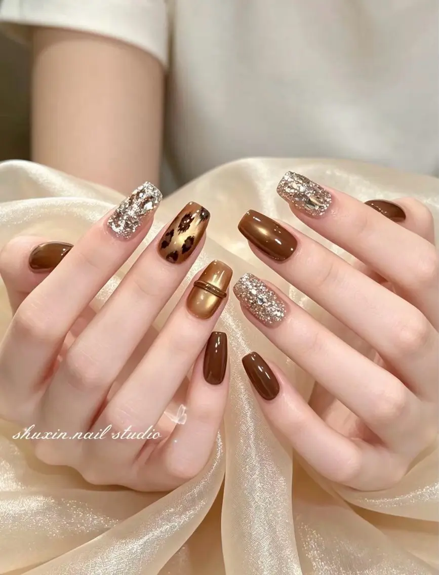 ネイル H3 Nail シロのネイルデザイン