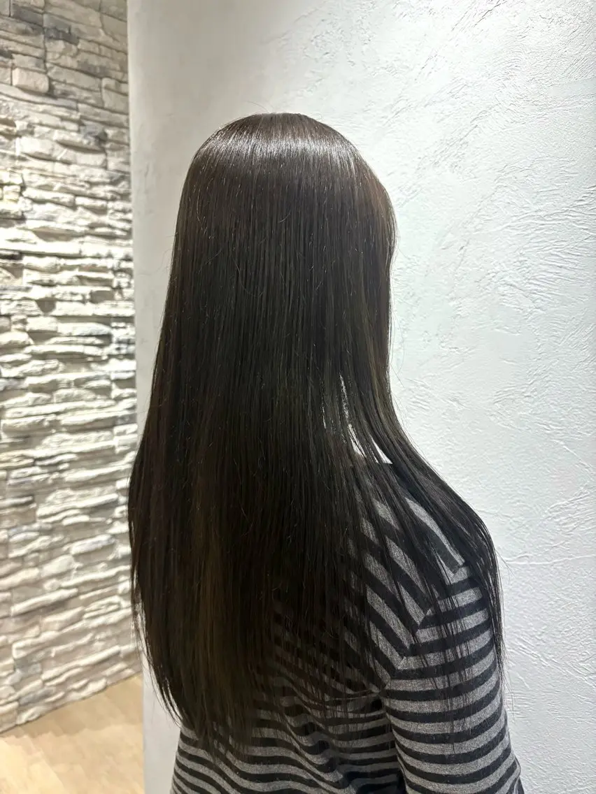 ロング カラー グレージュ オリーブグレージュ オリーブグレー mimi 🌟のヘアスタイル