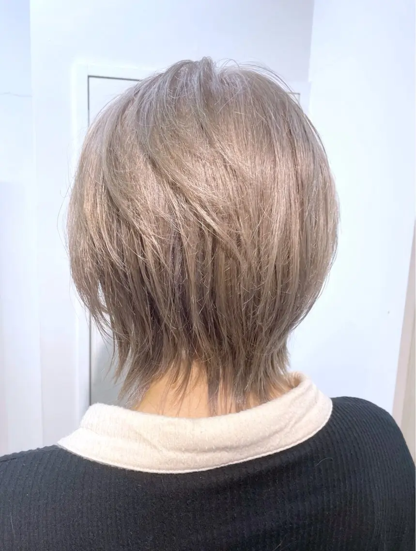 ミディアム カラー ☁️ケアブリーチ￤ ウルフ￤Shioriのヘアスタイル