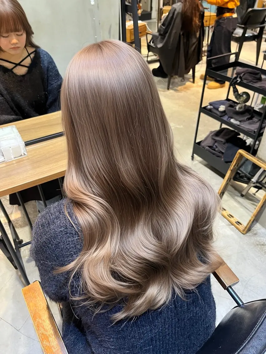 ロング カラー ベージュカラー ブロンド ハイトーンカラー ハイトーンベージュ ミルクティーベージュ カット ヘアカラー トリートメント ヘアセット 似合わせベージュ 🍯ayumi🍯のヘアスタイル