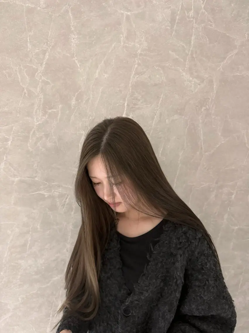 ミディアム ヘアカラー トリートメント 透明感カラー NAN AMI グレージュのヘアスタイル