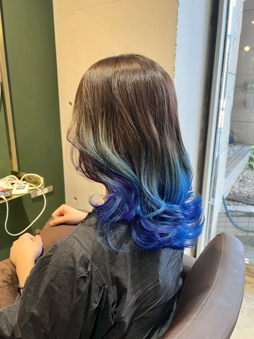 ミディアム カラー グラデーションカラー カラースペシャリスト しょう🧑🏼‍🎨のヘアスタイル