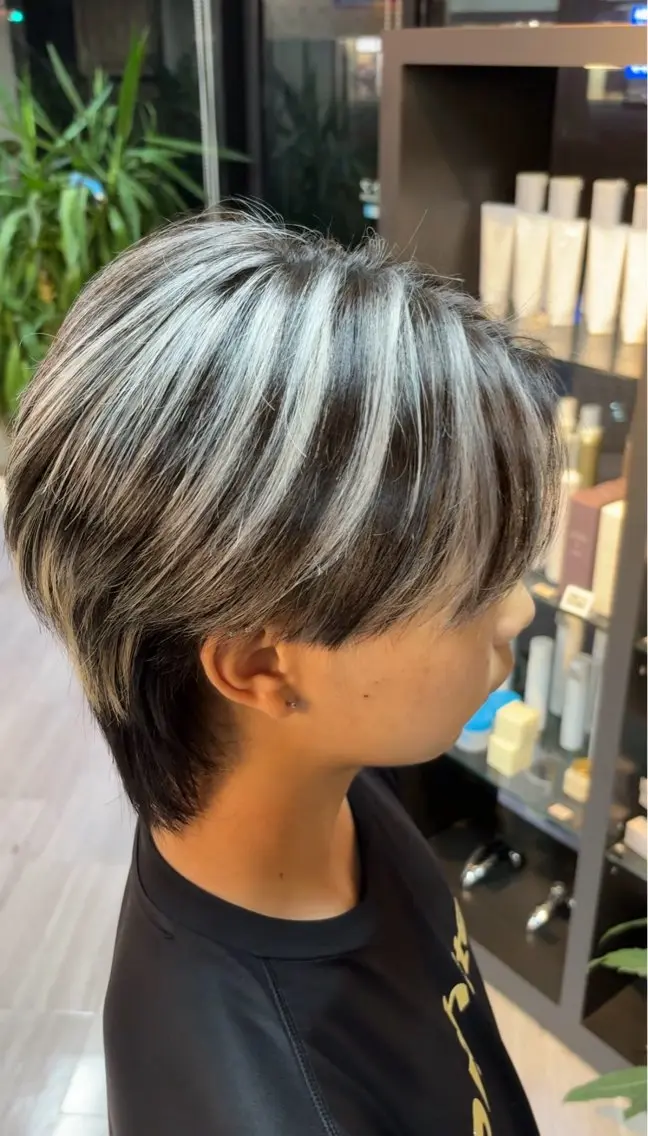 ショート カラー メンズ メンズブリーチ メンズハイトーン ブリーチ ケアブリーチ ハイトーンカラー ヘアカラー arika もえのヘアスタイル