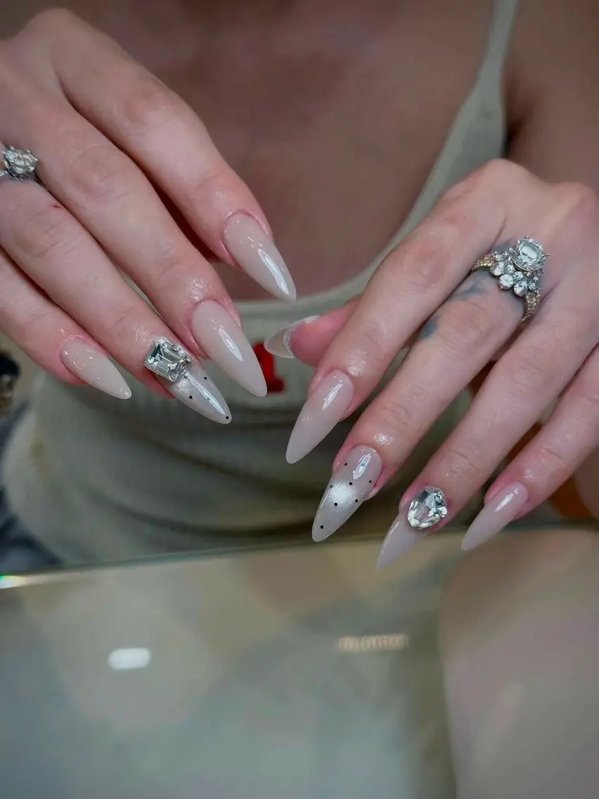 ネイル MOON nailsのネイルデザイン