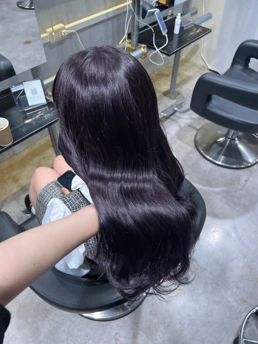 ロング カラー 透明感カラー ラベンダーカラー 暗髪🩶ラベンダー/ ブルー/ユウナ🤍のヘアスタイル