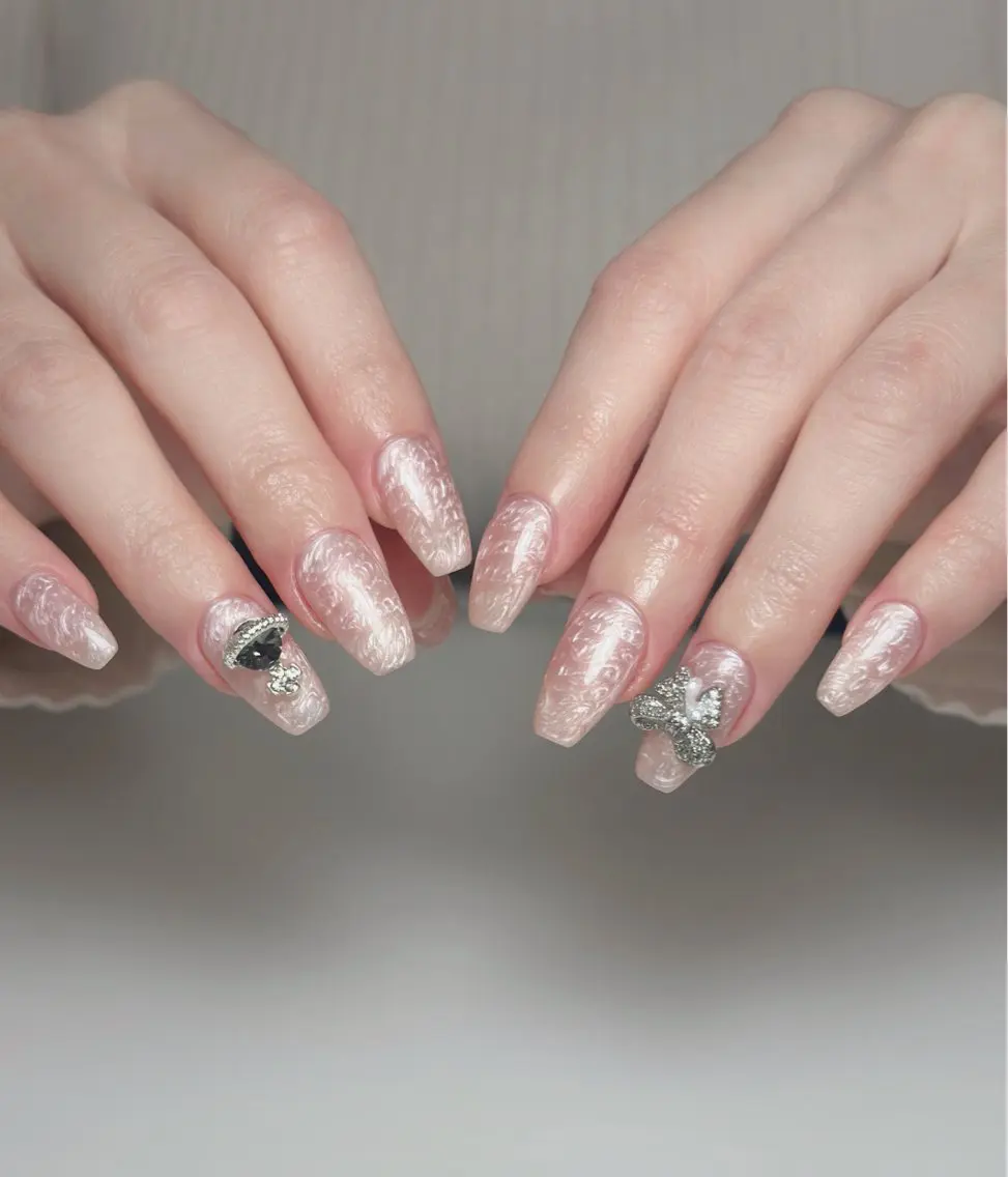 ネイル オーロラネイル 長さ出し フットネイル 韓国ネイル ラメ(グリッター) ハンドネイル 👍thumbs up nail👍のネイルデザイン
