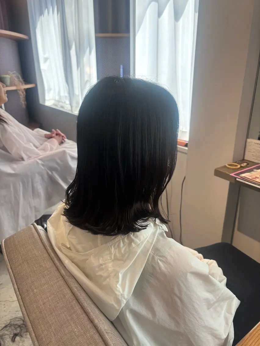 ミディアム 真鍋 月音のヘアスタイル