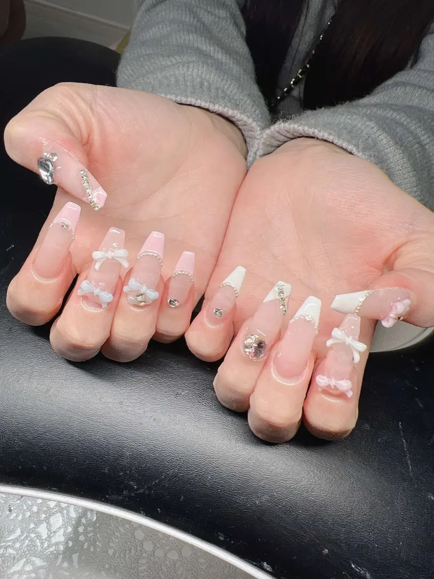 ネイル 長さ出し グラデーション キラキラネイル マグネットネイル ニュアンスネイル ハンドネイル Lee Nails チップ長さだし専門店のネイルデザイン