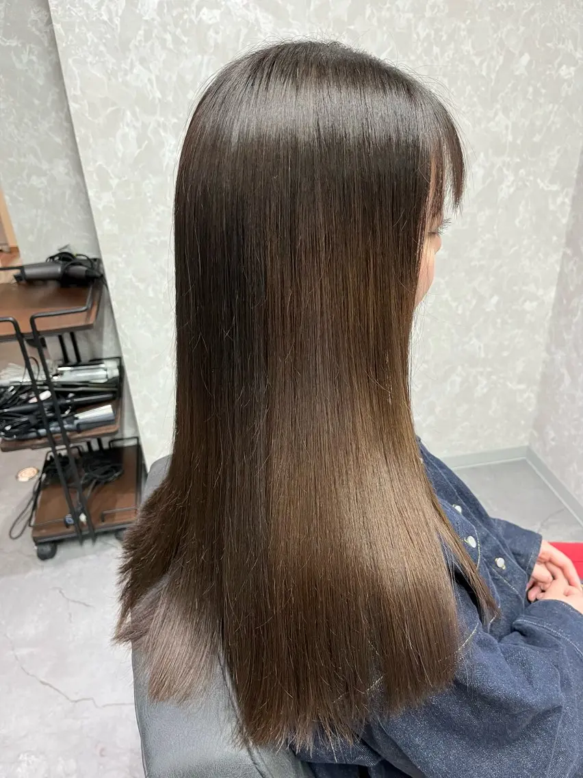 カット+酸性ストレート+トリートメントの写真