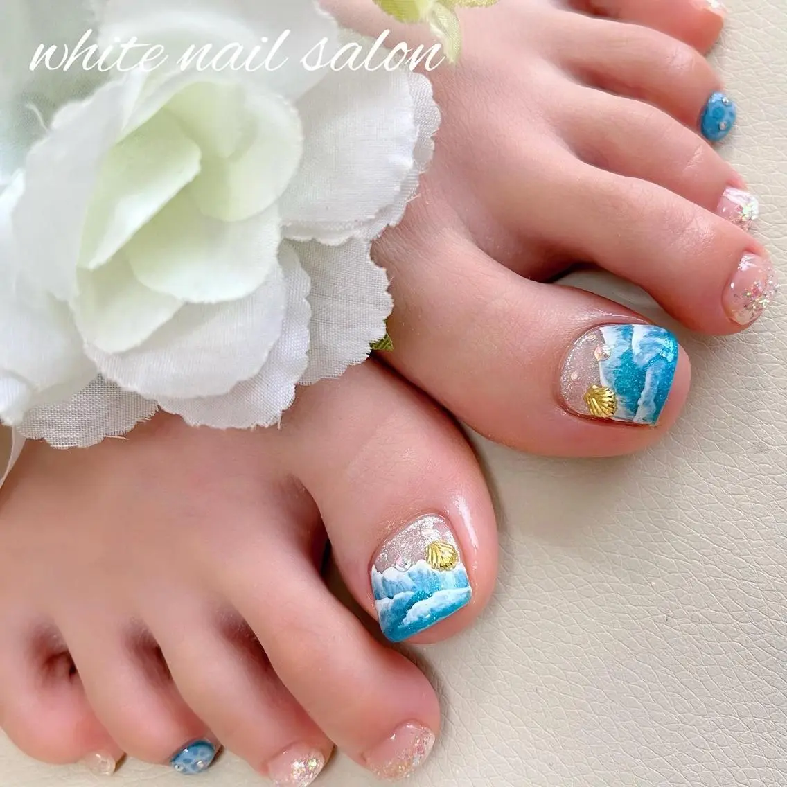 ネイル フットネイル ジェルネイル ハードジェル ラメ(グリッター) 持ち込み フットネイル white nail salonのネイルデザイン