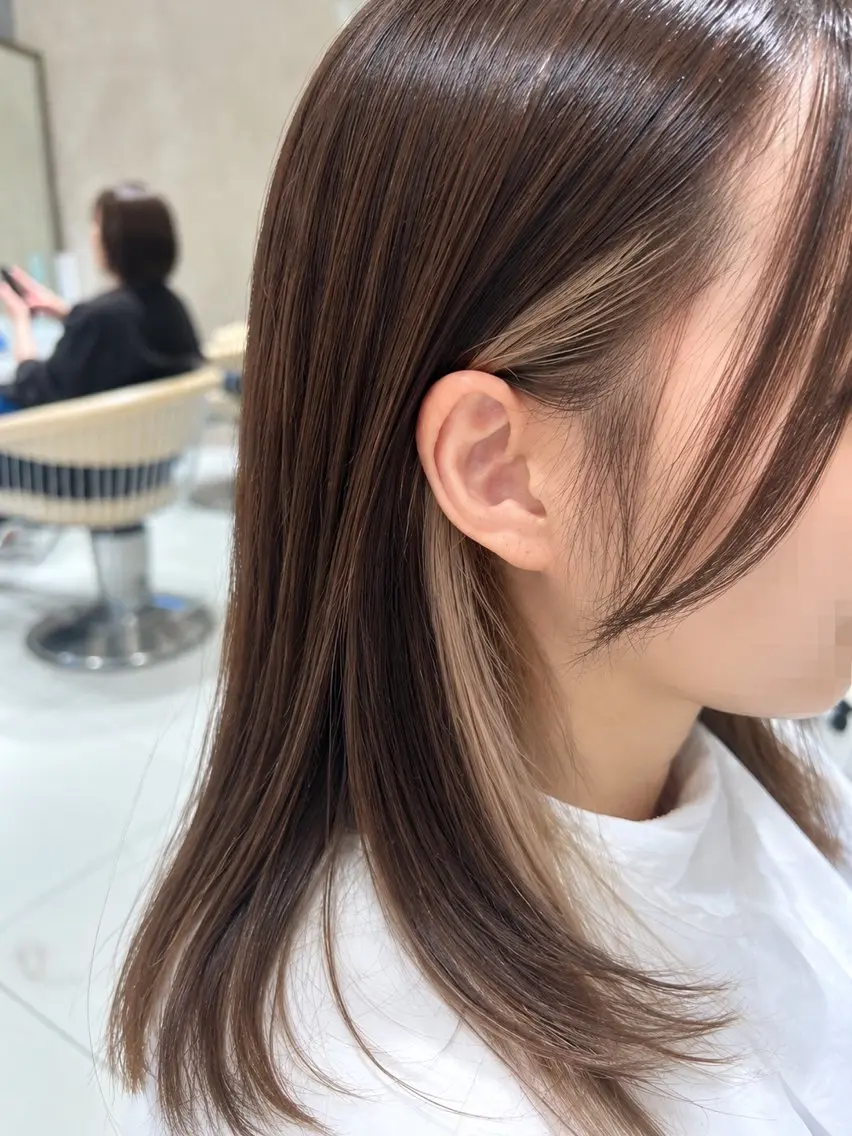 カラー イヤリングカラー レイヤー🍀ショート EARTH 斉藤明香のヘアスタイル