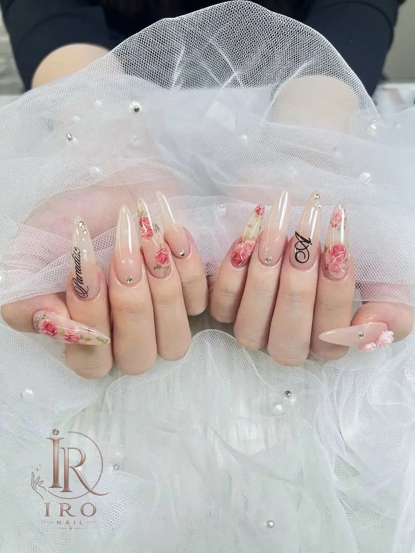 ネイル ハンドネイル IRO Nail Studioのネイルデザイン