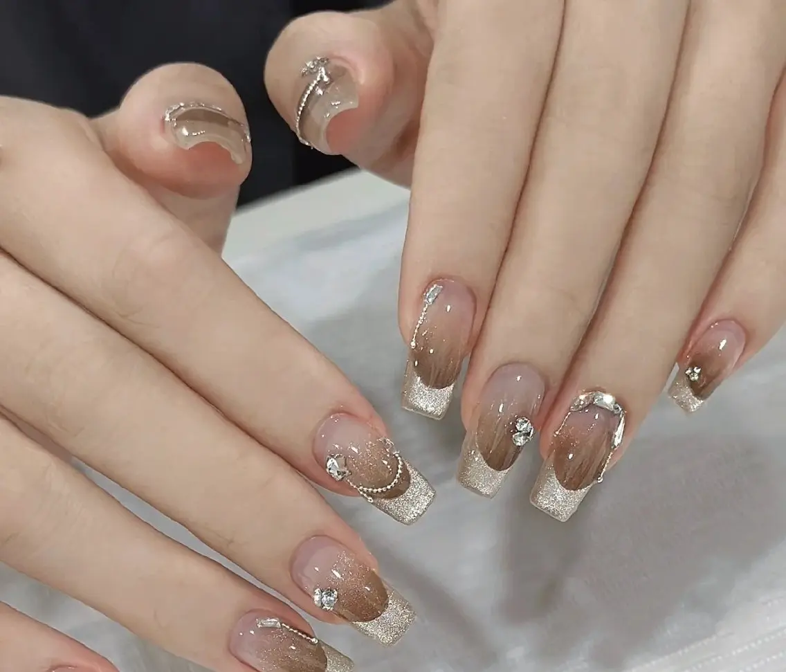 セミロング ninabeauty 新宿のネイルデザイン