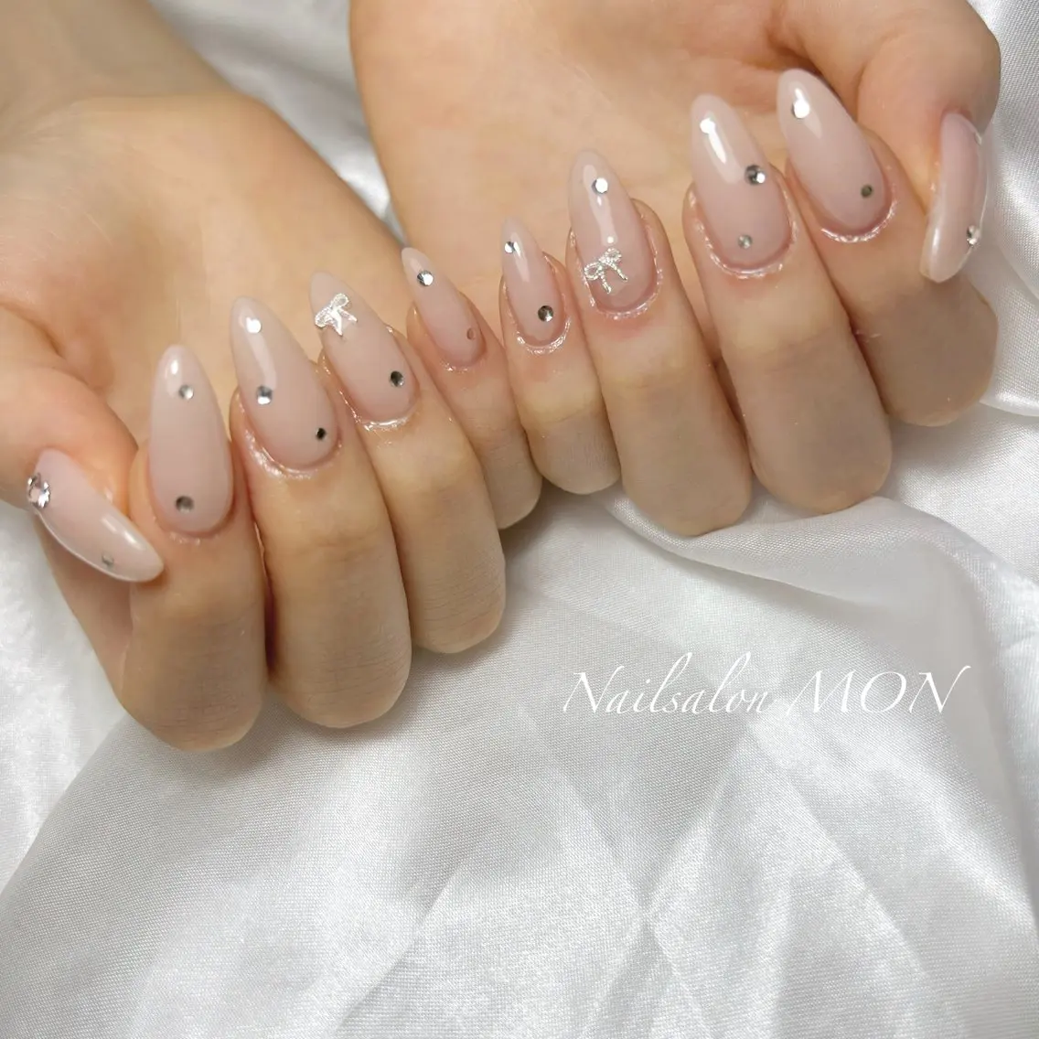 ネイル ストーンネイル ハンドネイル Nailsalon MONのネイルデザイン