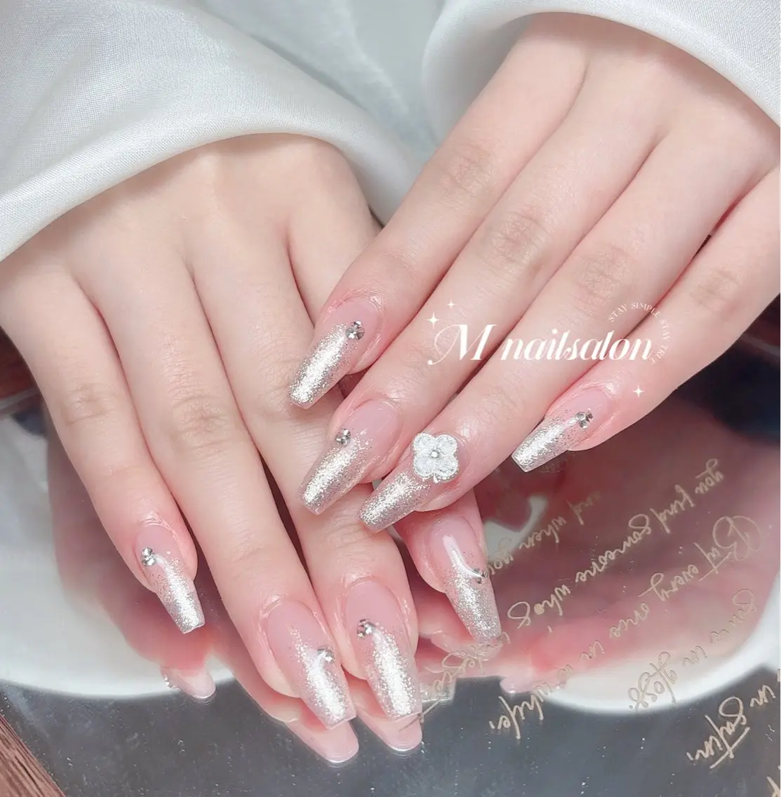 ネイル ハンドネイル 🎀M nails✨ ビューティーのネイルデザイン