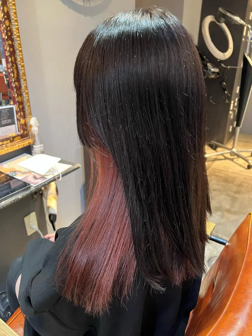 💜🍒インナーカラーorイヤリングカラー🍒💜ケアインナーブリーチ➕全体カラー【ロング料金込み】の写真