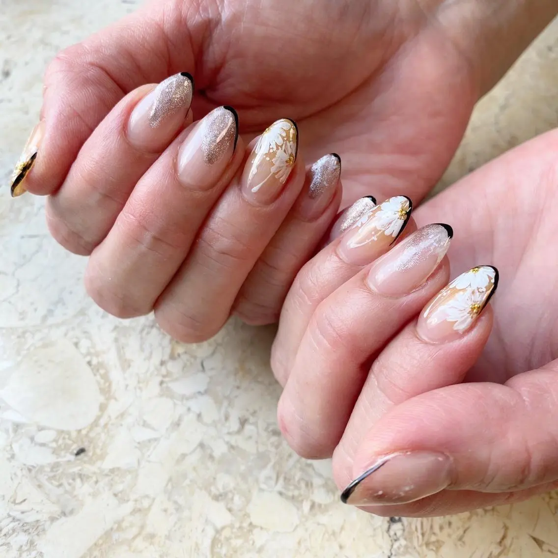 ネイル フラワーネイル フレンチネイル ハンドネイル フットネイル nail salon mieux(ミュー)のマツエク・マツパデザイン