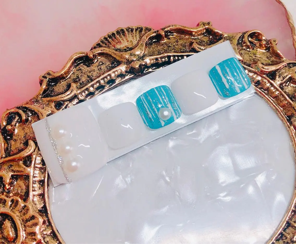 ネイル フットネイル フットネイル CROWN プライベートサロンのネイルデザイン