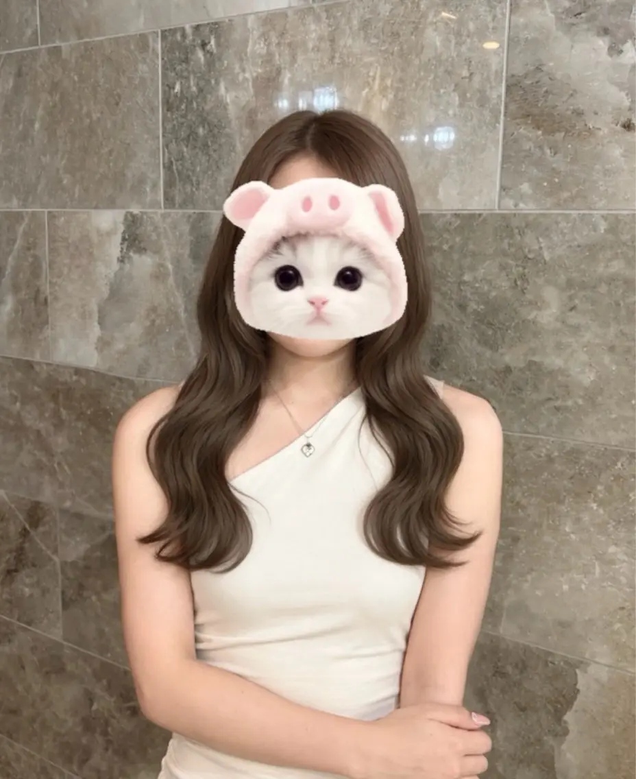 ロング カラー ヘアカラー 山田 栞那のヘアスタイル