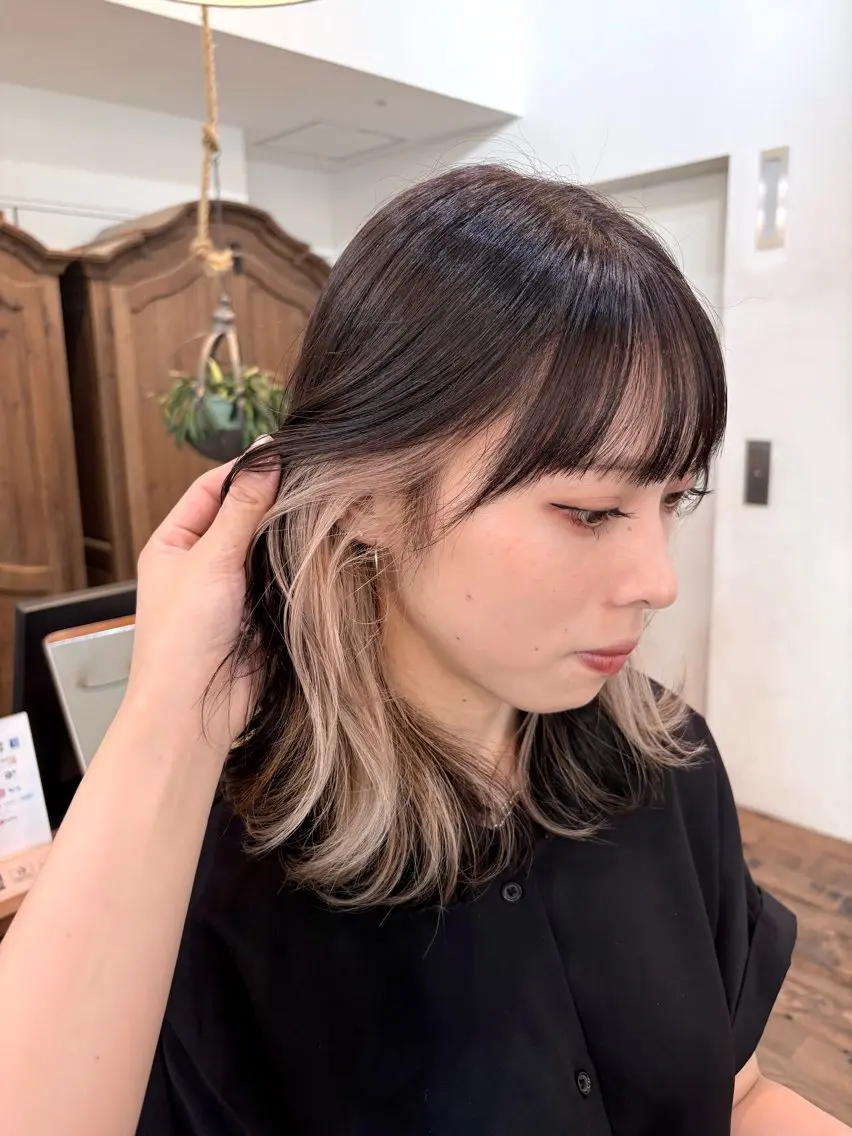 カラー ベージュカラー インナーカラー ブリーチ◎／ 銀座／秋葉香乃のヘアスタイル