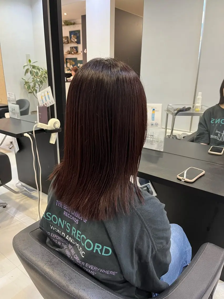 セミロング カラー 諸岡 玲のヘアスタイル
