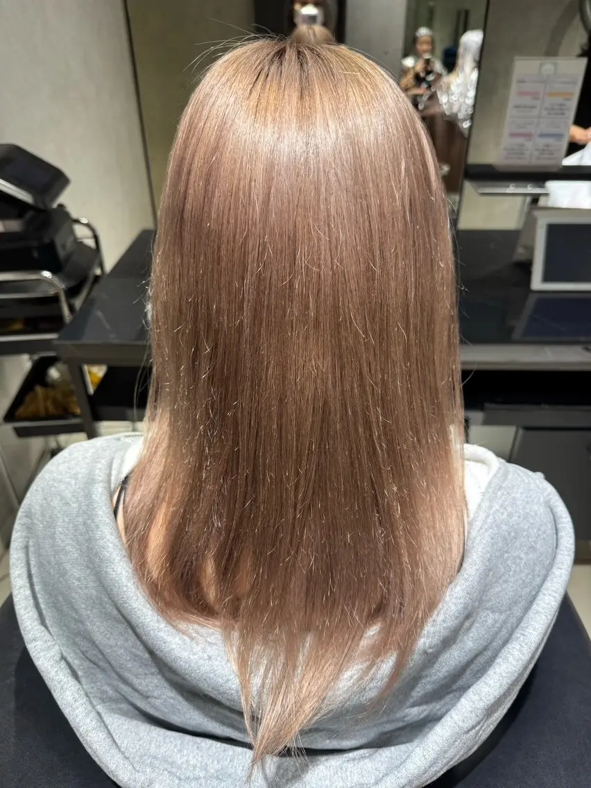 カラー ベージュカラー ブリーチ ピンクカラー ピンクベージュ ヘアカラー トリートメント 艶カラー 梨菜💜のヘアスタイル