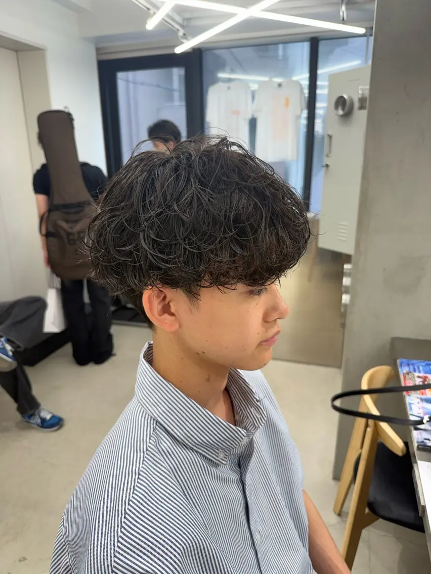 パーマ メンズ 深谷 侑亮のヘアスタイル