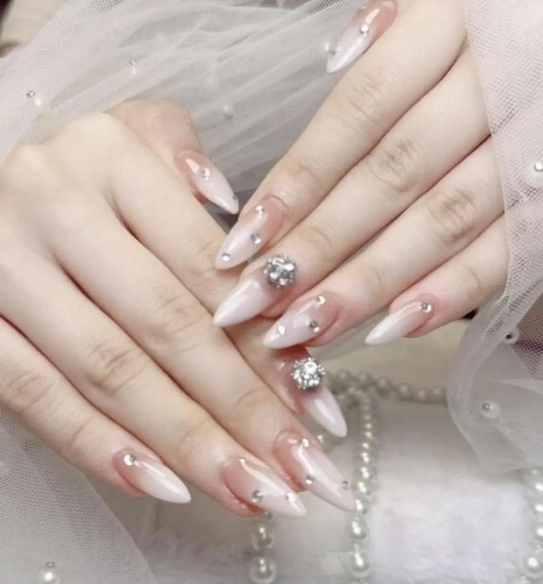 ネイル Kana🌻マツエク &Nailサロン💛のネイルデザイン