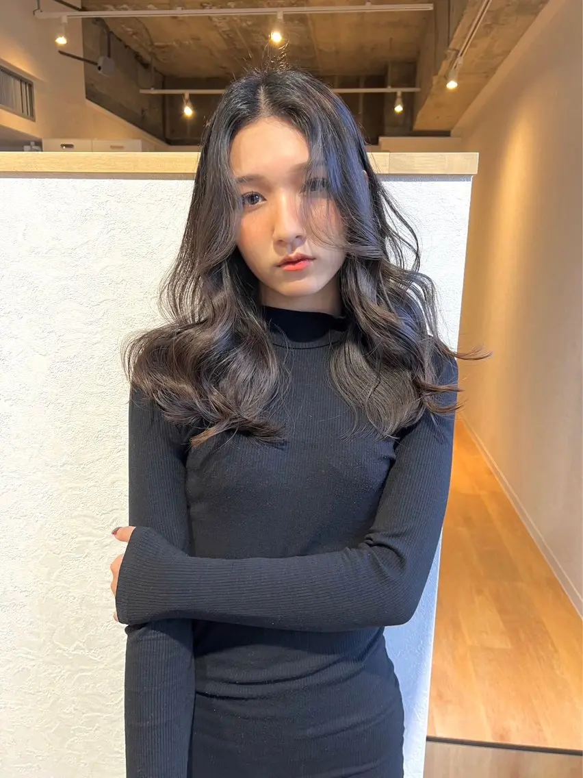 セミロング 透明感/エクステ Veluaのヘアスタイル
