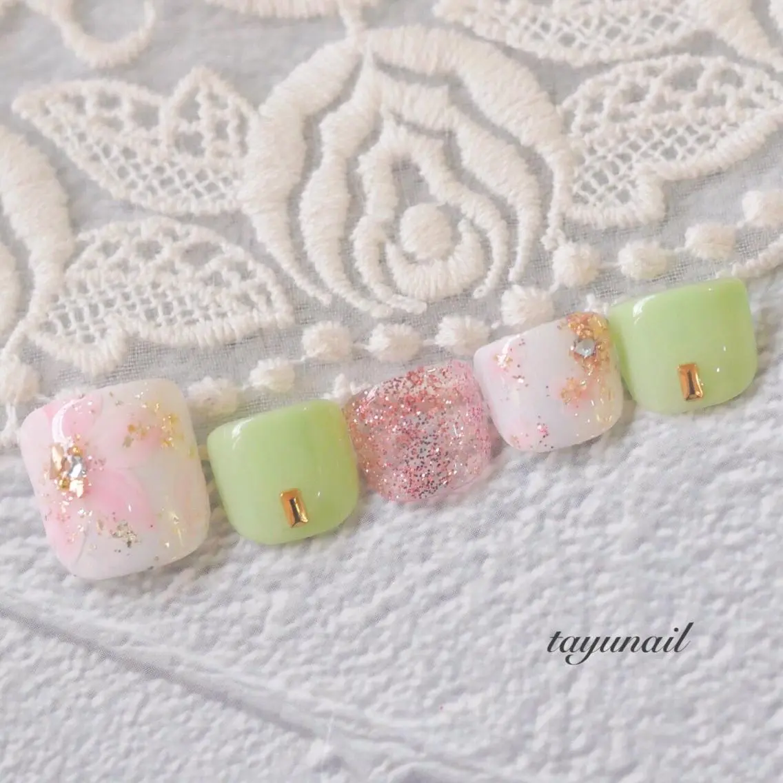 ネイル アートネイル 桜ネイル フットネイル ジェルネイル マグネットネイル フットネイル ネイルサロン 【たゆnail】のネイルデザイン