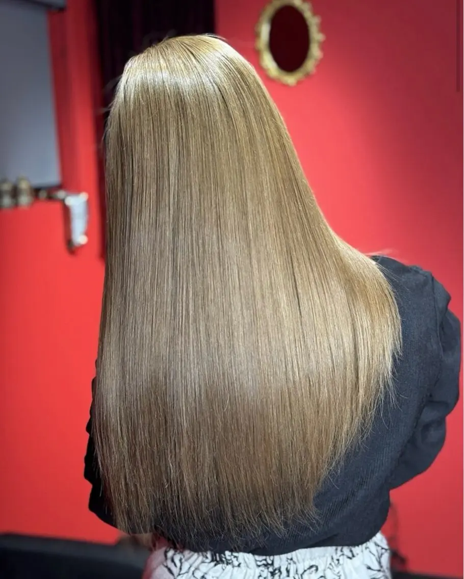 ロング カット ヘアカラー トリートメント Quincess SHINOのヘアスタイル