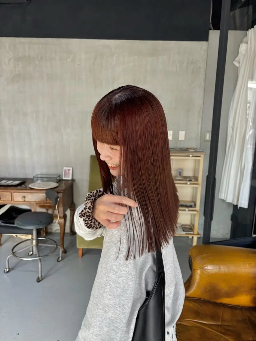 セミロング カラー ダブルカラー 井上 愛梨のヘアスタイル