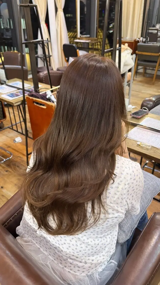 セミロング ヘアカラー カラーモデル✨/ 蛍🧸のヘアスタイル