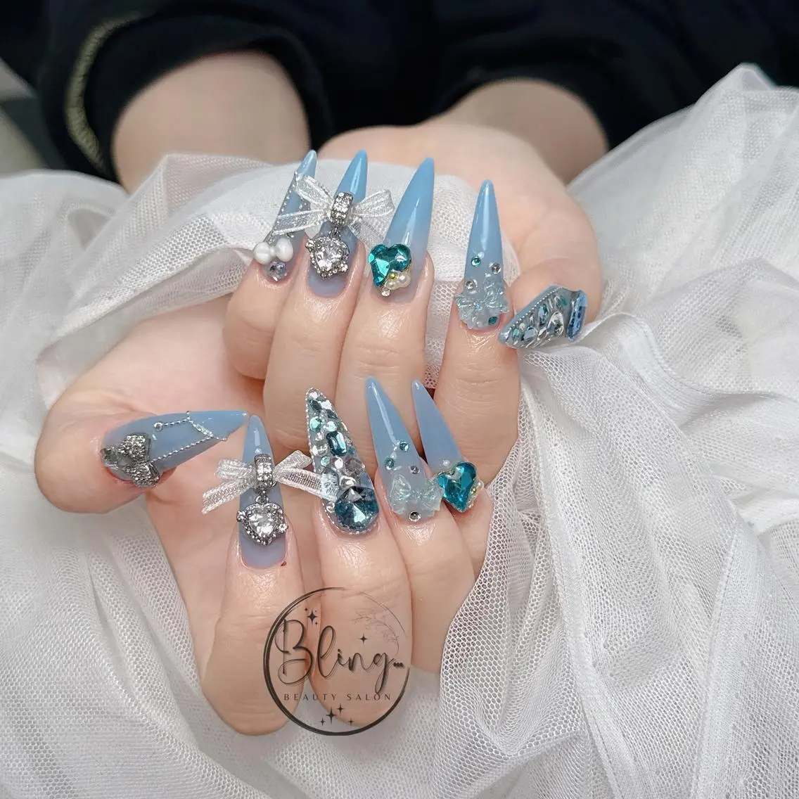 ロング 韓国風ヘア ハンドネイル Bling Salonのネイルデザイン