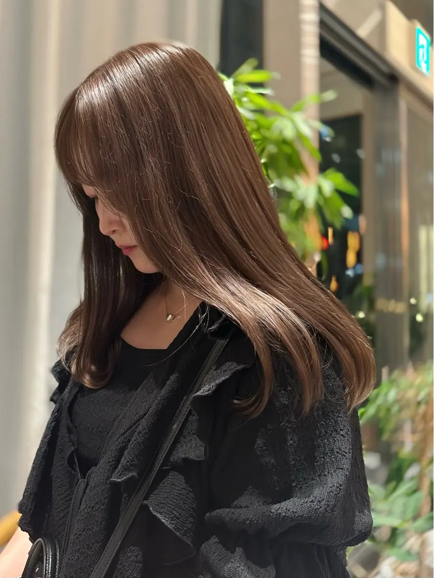 セミロング カラー カット ヘアカラー トリートメント ヘッドスパ ヘアセット ミオ💎ショート 透ける暗髪のヘアスタイル