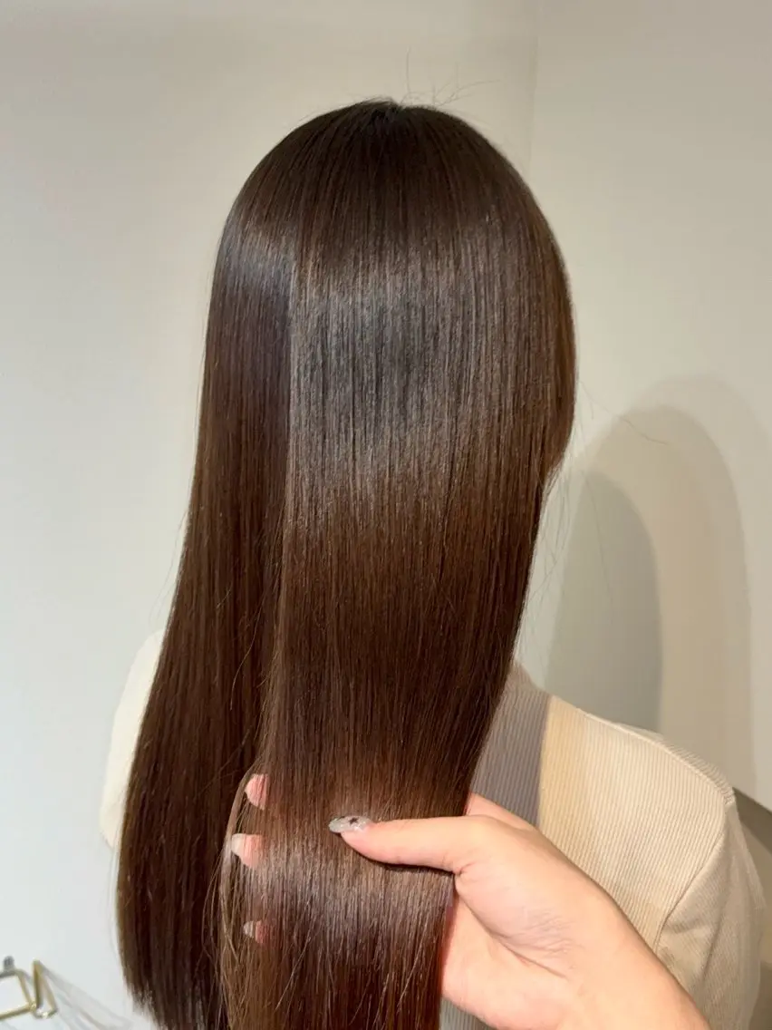 ロング 縮毛矯正 カット ヘアカラー トリートメント NANA / MONDのヘアスタイル