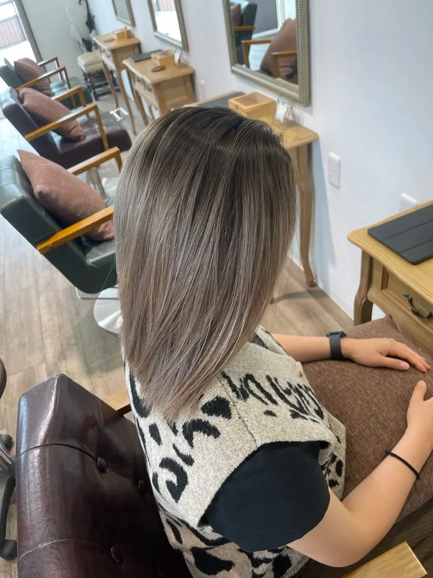 セミロング カラー ヘアカラー Felice Erikaのヘアスタイル