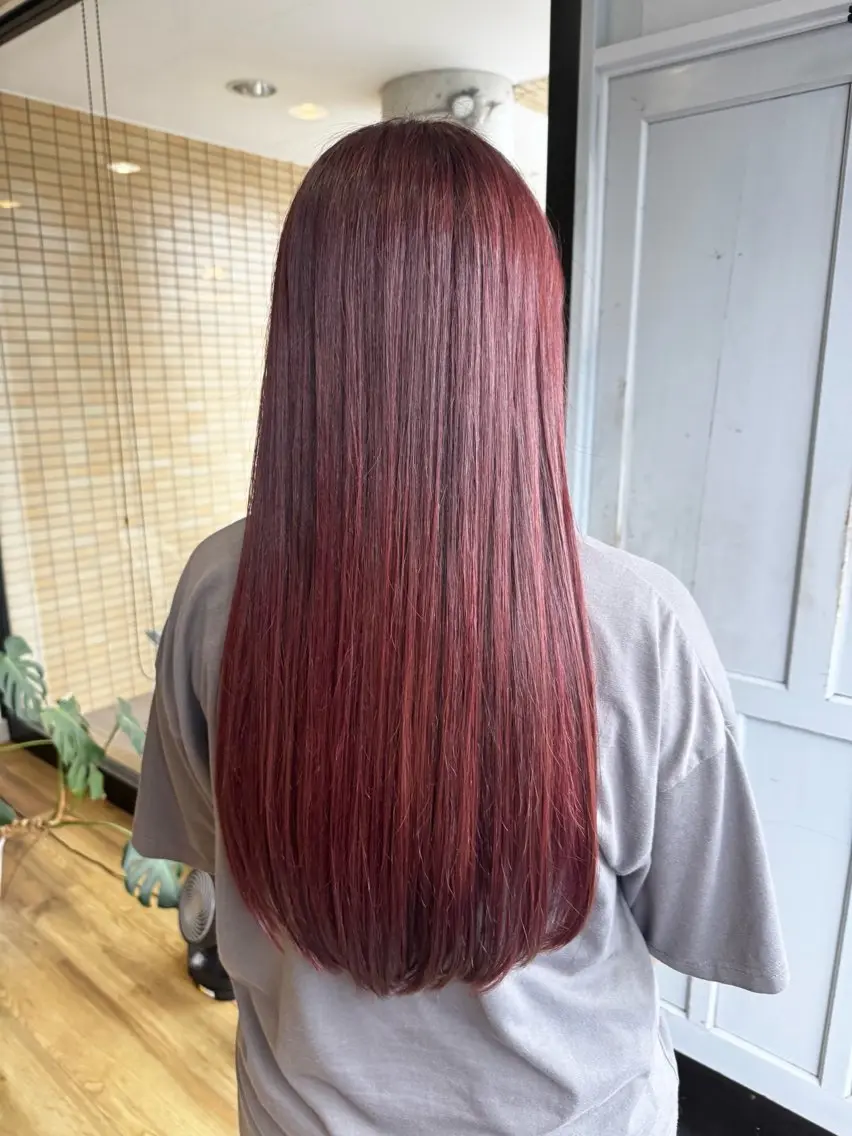 ロング カラー ボルドーカラー ヘアカラー トリートメント ツキダテ ユイのヘアスタイル