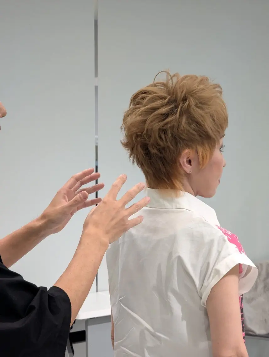 ショート 早坂 繁喜のヘアスタイル