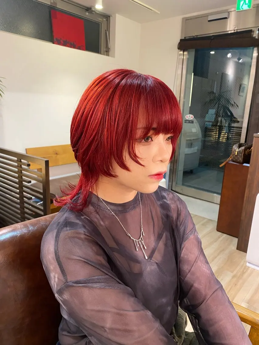 ミディアム カラー ブリーチ レッドカラー ウルフカット ヘアカラー 艶カラー、パーマ 祥一朗 WAWAのヘアスタイル