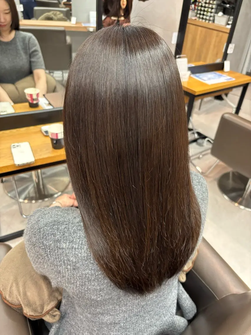 セミロング カラー ブラウンカラー オリーブブラウン 似合わせカット ヘアカラー 艶カラー✨️縮毛矯正 ×耳ツボ💠mamiのヘアスタイル