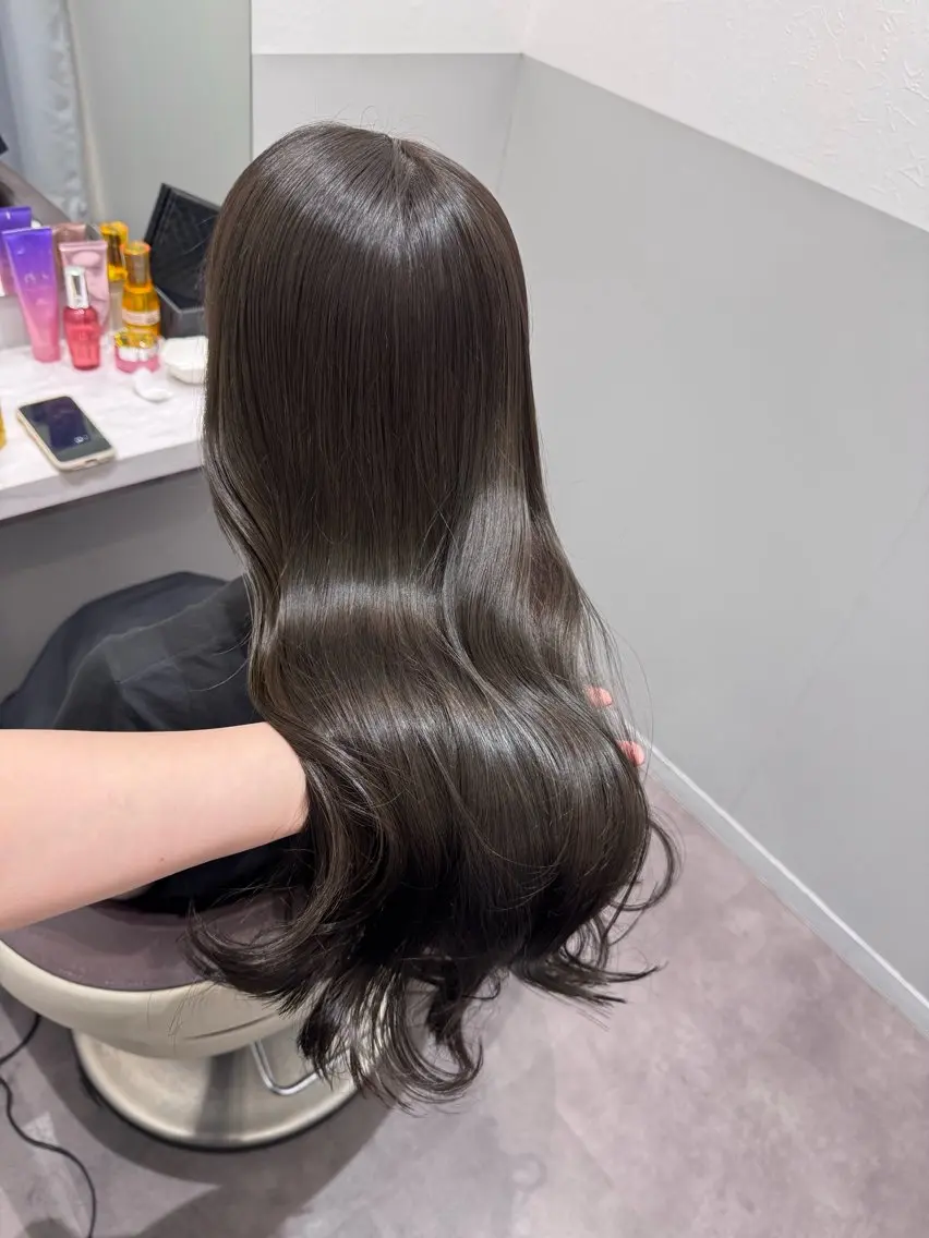 ロング カラー 透明感カラー グレージュ オリーブグレージュ オリーブグレー カット ヘアカラー トリートメント 🇰🇷韓国風艶髪✨ 髪質改善 倉岡しおんのヘアスタイル